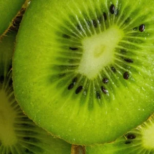 Fresh kiwis cut in halves by My Frist Catering